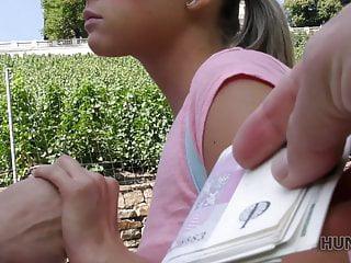 Hunt4k deluca wird im Park gefistet