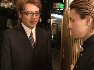 Teen Princess tiara in die behaarte Muschi gefickt