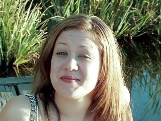 Teen Paar in heisser Sex action auf dem sofa