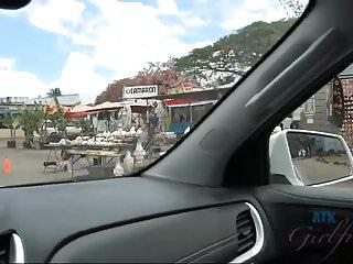 Anya Olsen ist bereit für deinen Schwanz