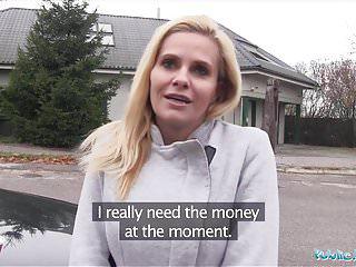 Schwarze Milf fickt für den Job