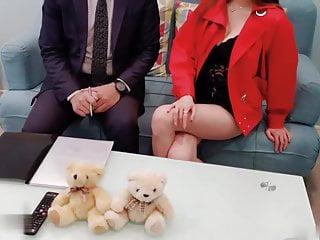 Notgeile Frauen im Urlaub von hinten gefickt